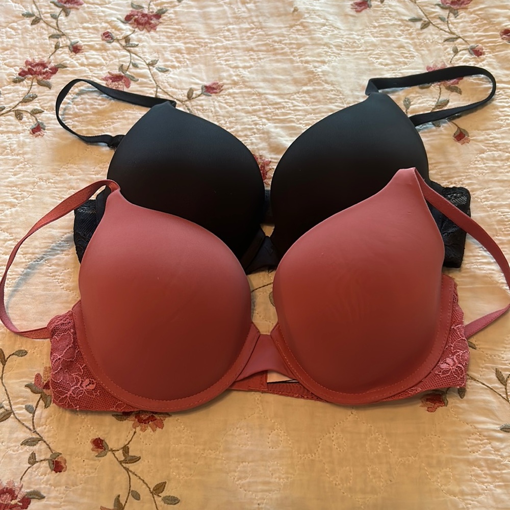 Lot of 2 💕VICTORIA’S SECRET T-Shirt Push Up Padded BRAS 34C Solid Black & Rose